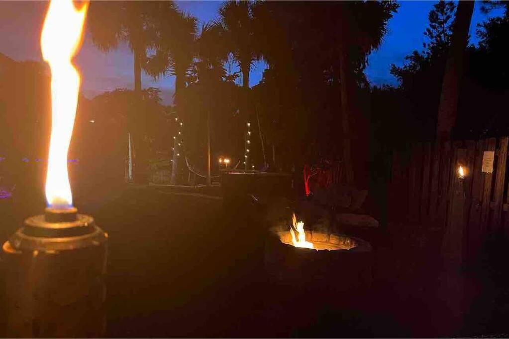 הוילה Frontenac Poolside Cocoa Oasis W/ Tiki Bar! מראה חיצוני תמונה